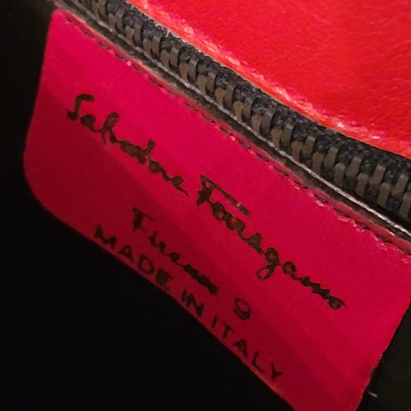 Salvadore Ferragamo Red Leather Purse Handbag Shoulder Pocketbook Handbag - Picture 5 of 12